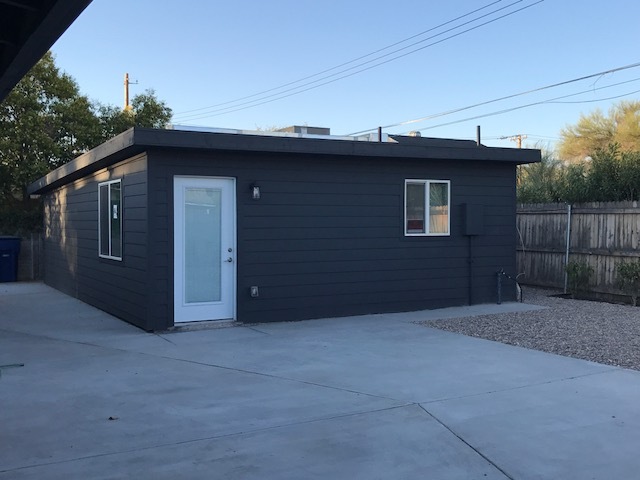 Charming Guest House Close to U of A! Pre Lease August 2025