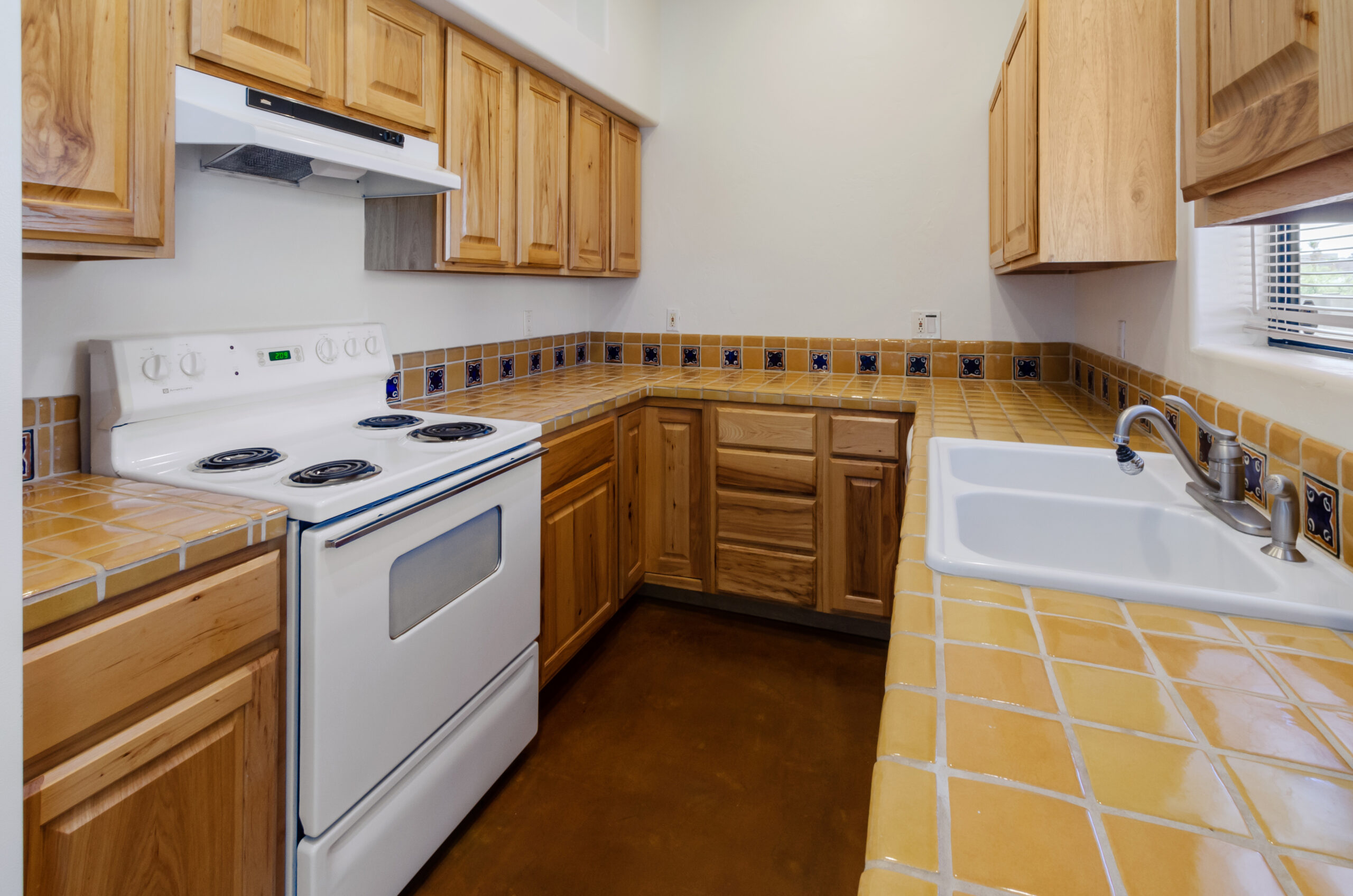 3624 E. Calle Alarcon