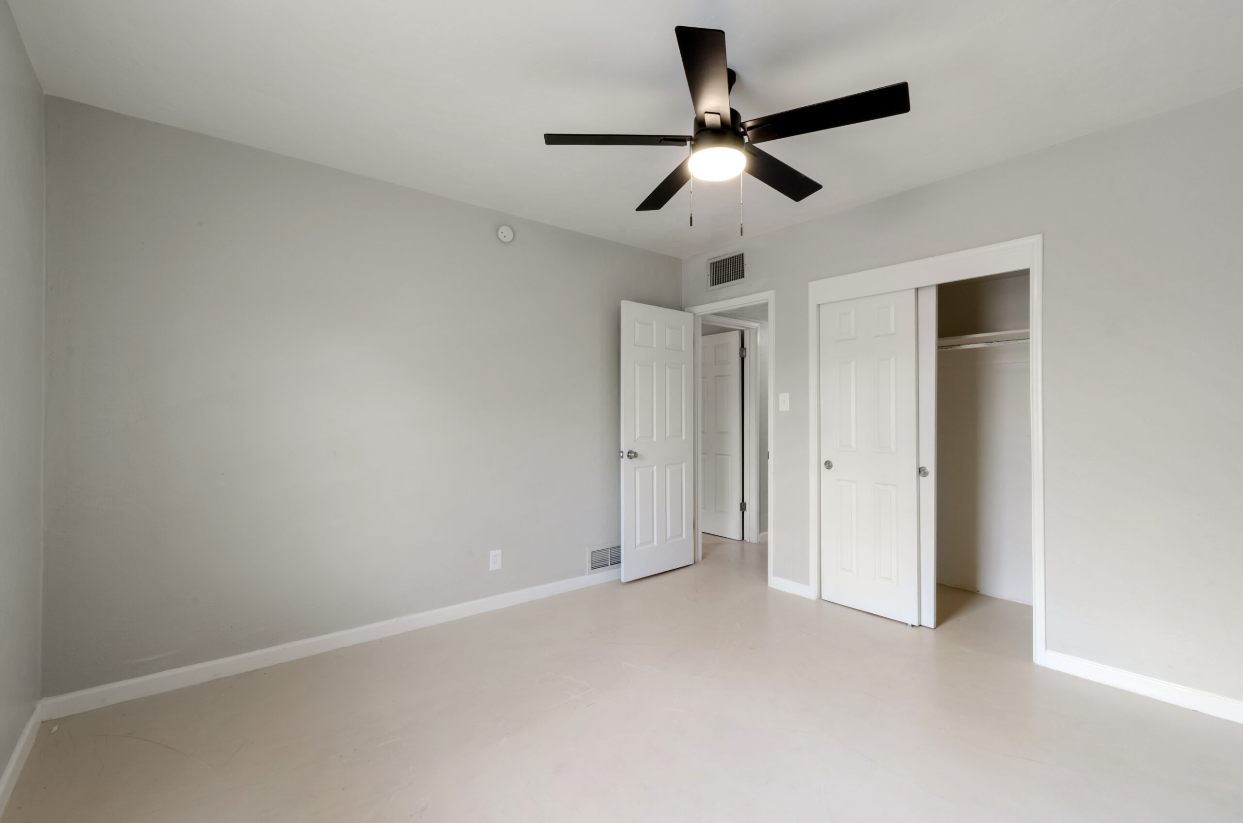 2133 E. Mabel – Individual Bedroom Lease!