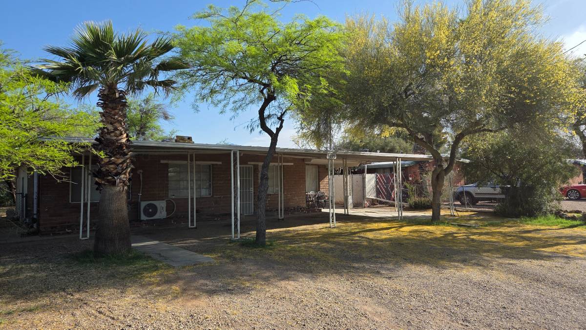 3225 E Patricia Unit 2!