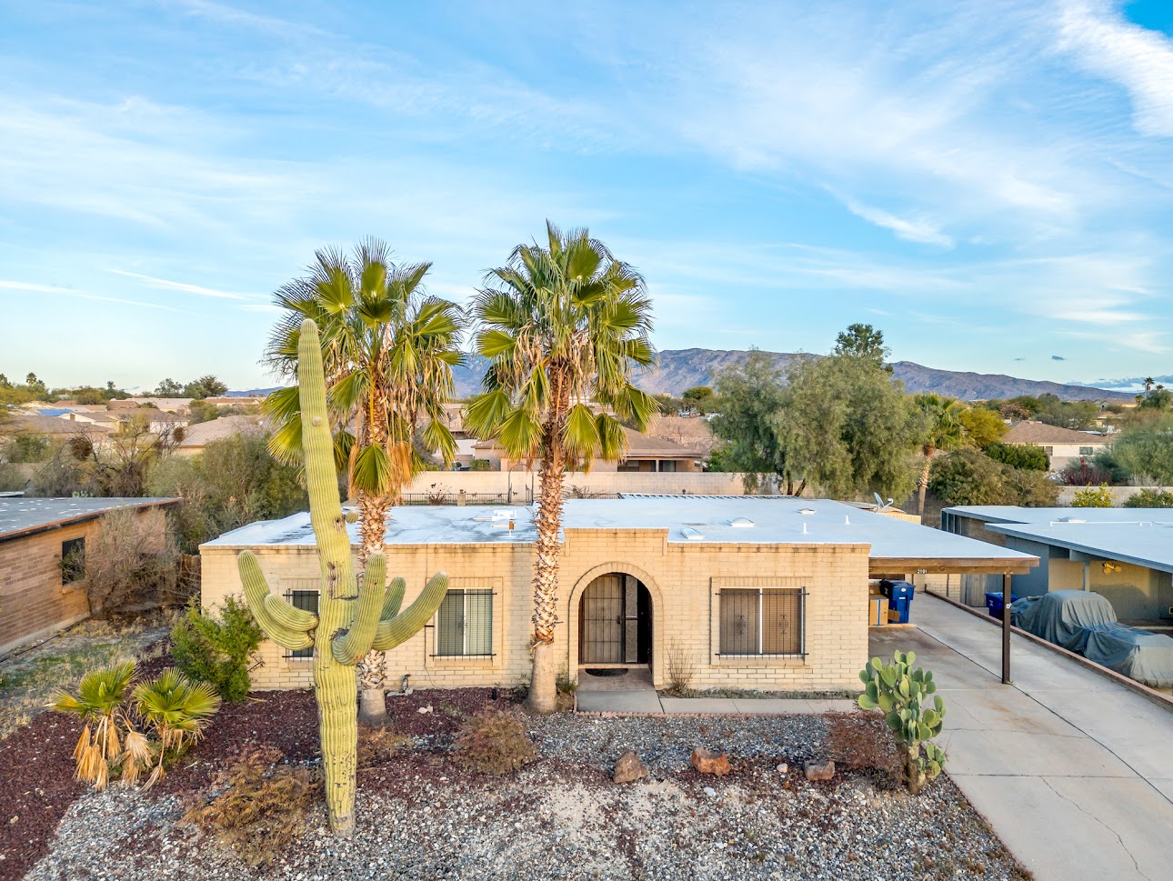 2191 S Sunburst Drive!