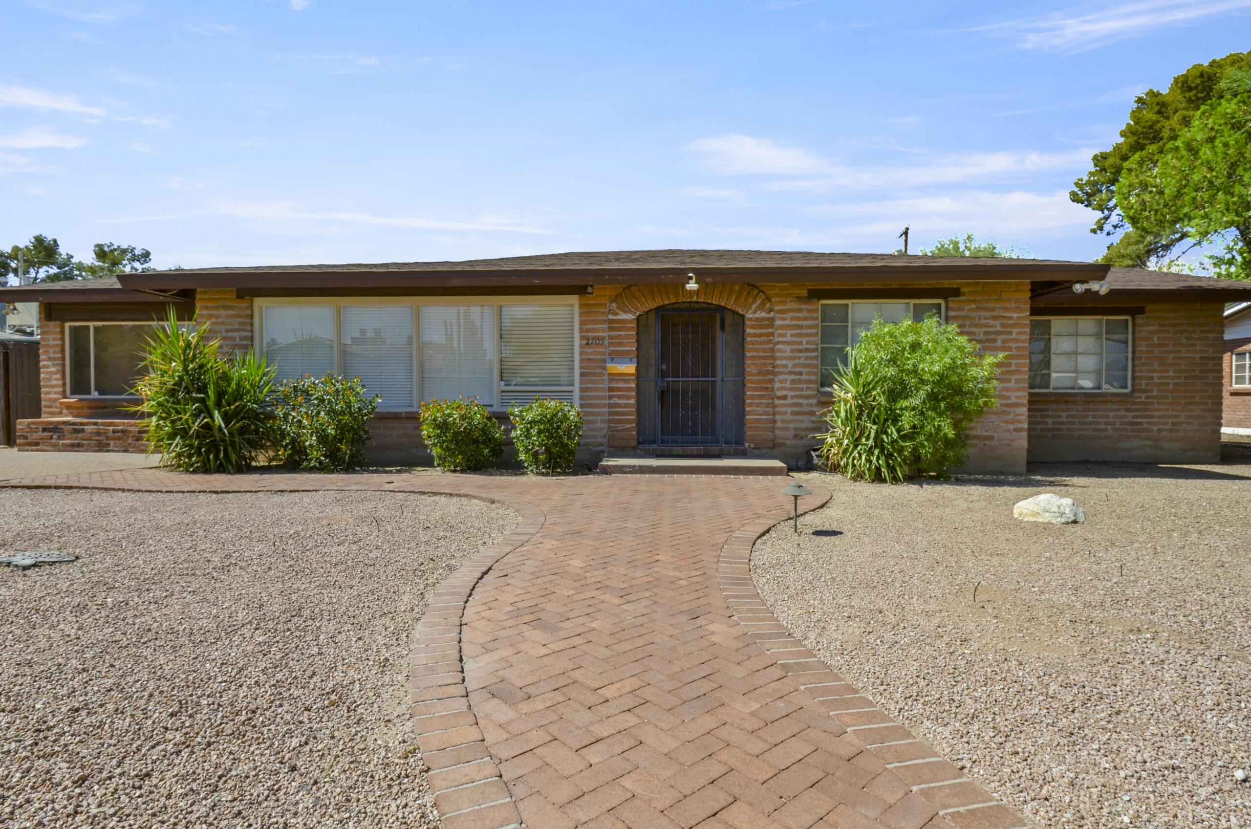 2709 N Norris Avenue!